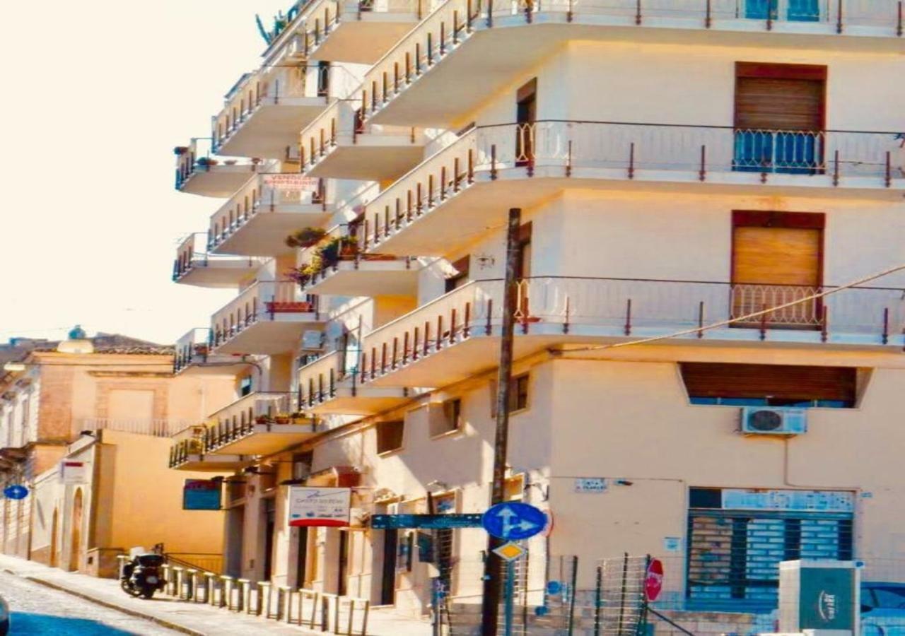 The Stone Garden Apartamento Noto Exterior foto